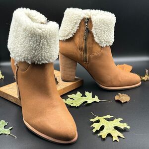 UGG Womens Chestnut Charlee Boots
